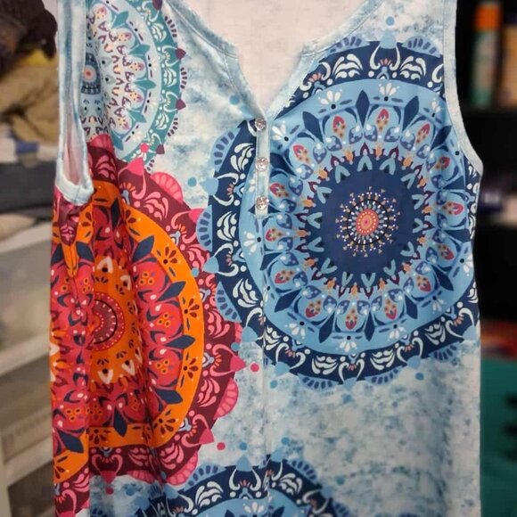 ETCYY NEW womens Classic Embellished Tank Top Blouse SIZE MEDIUM Lt Blue Multi - Picture 2 of 9